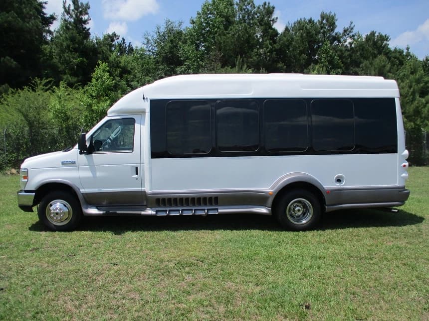 2015 Turtle Top Van Terra Ford E350 Cutaway - Image 3