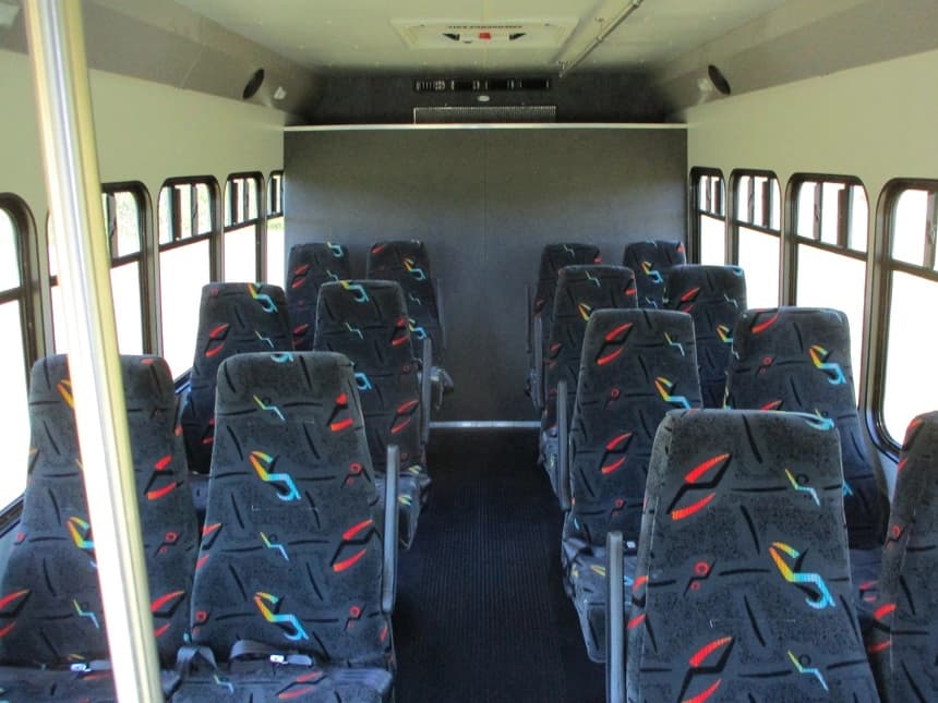 2016 Coach & Equipment Phoenix Cutaway - Image 6