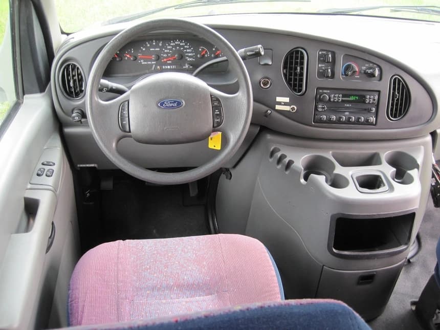 2005 Starcraft Starquest Ford E350 Non-CDL Cutaway - Image 9