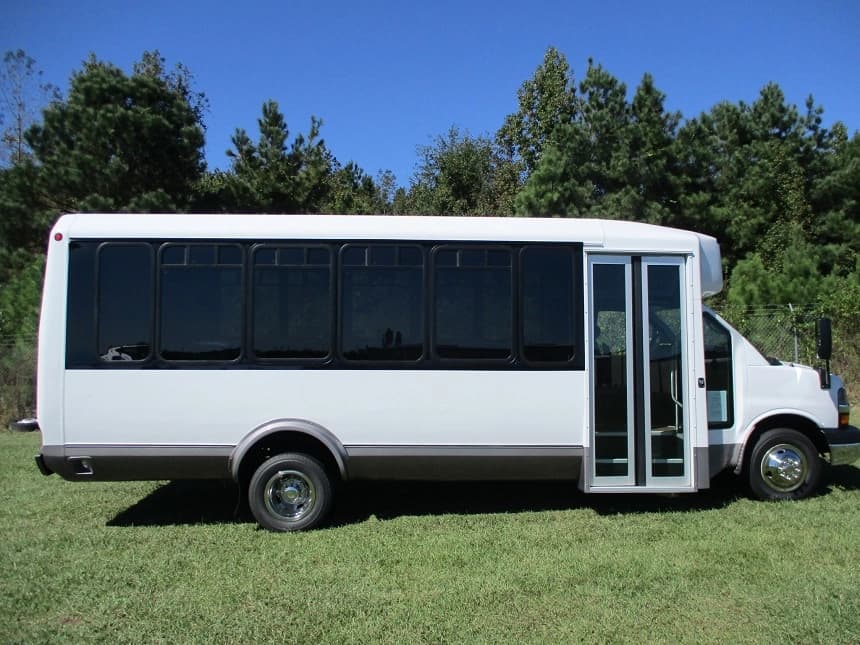 2015 Eldorado National Executive Limo Bus - Image 2
