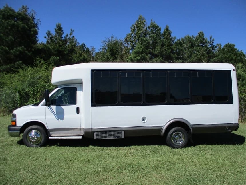 2015 Eldorado National Executive Limo Bus - Image 3