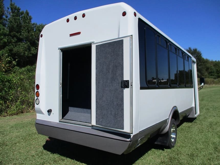 2015 Eldorado National Executive Limo Bus - Image 7
