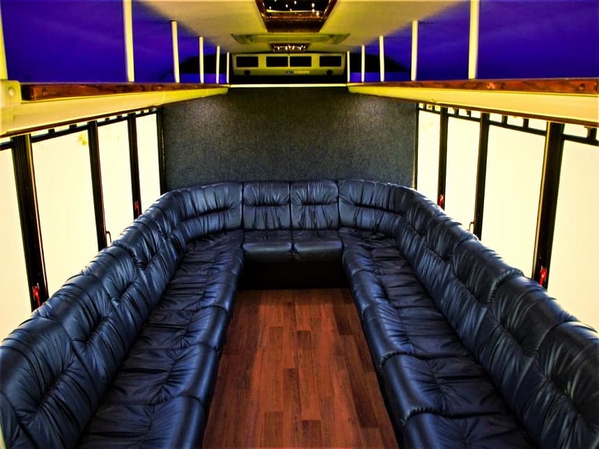 2015 Eldorado National Executive Limo Bus - Image 9