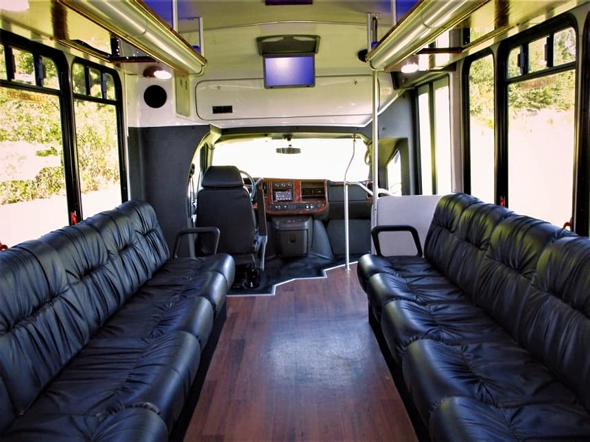 2015 Eldorado National Executive Limo Bus - Image 10