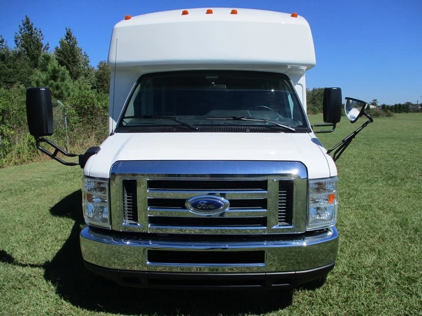 2013 Goshen Ford E450 Cutaway - Image 4