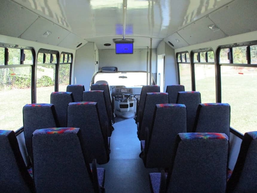 2013 Goshen Ford E450 Cutaway - Image 8