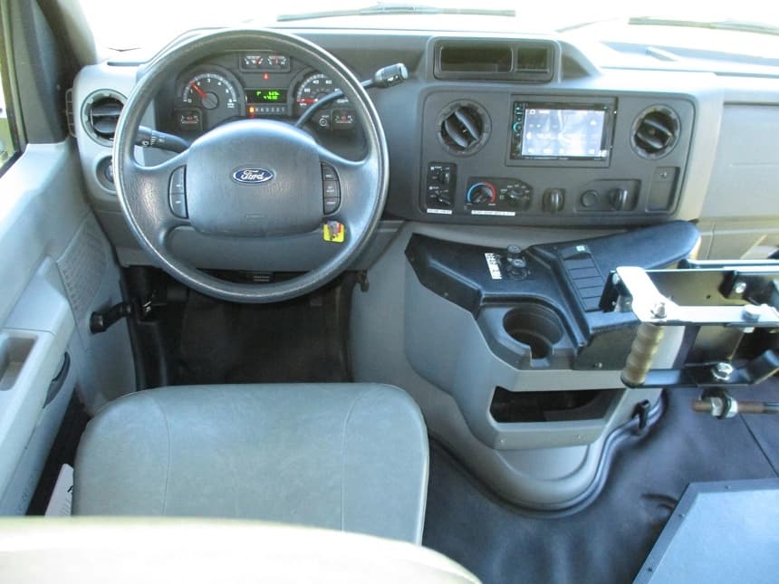 2013 Goshen Ford E450 Cutaway - Image 9