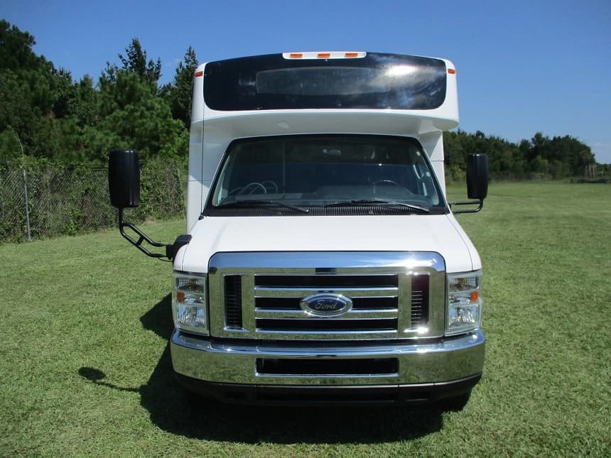 2011 Blue Bird Ford E450 Cutaway - Image 4