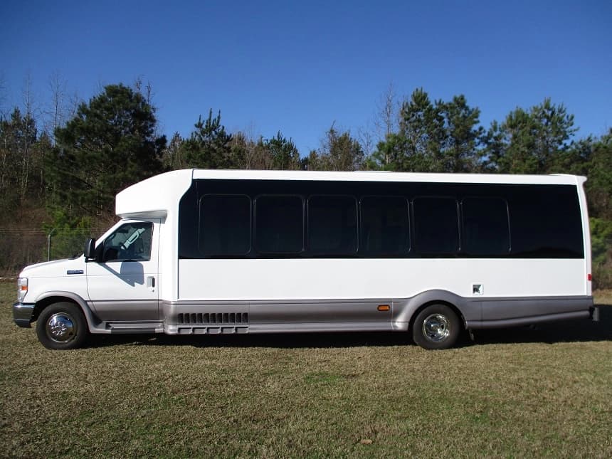 2011 Turtle Top Odyssey Cutaway - Image 3