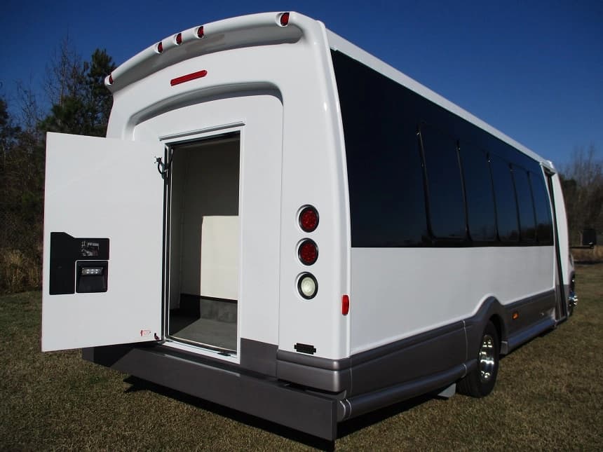 2011 Turtle Top Odyssey Cutaway - Image 11