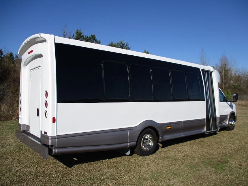 2011 Turtle Top Odyssey Cutaway - Image 6