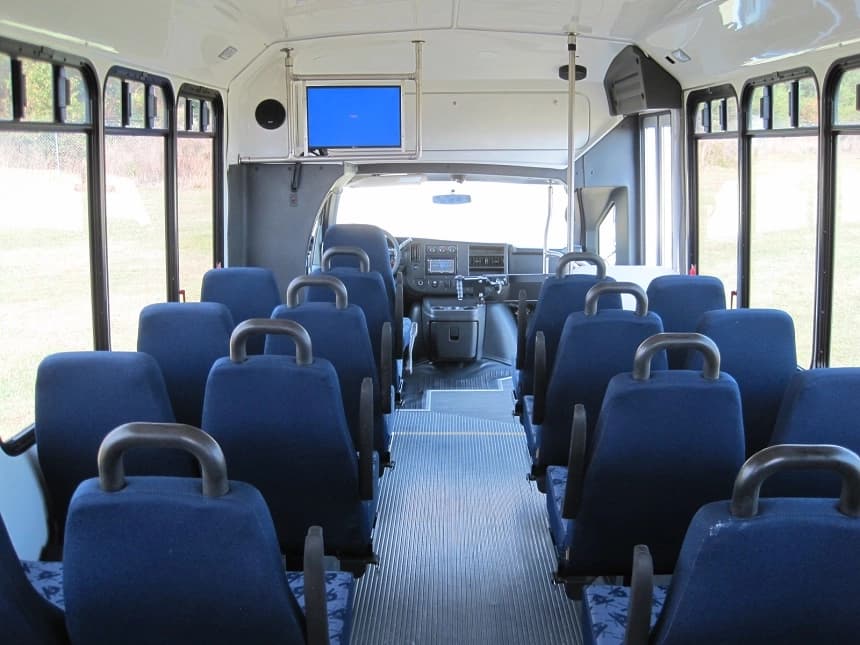 2012 Eldorado Aerotech Chevrolet G4500 Cutaway - Image 8