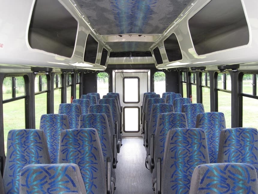 2003 Eldorado Aerotech Ford E450 Cutaway - Image 5