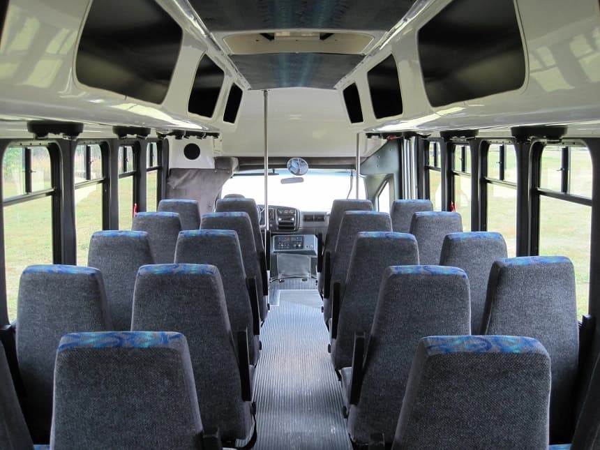 2003 Eldorado Aerotech Ford E450 Cutaway - Image 6