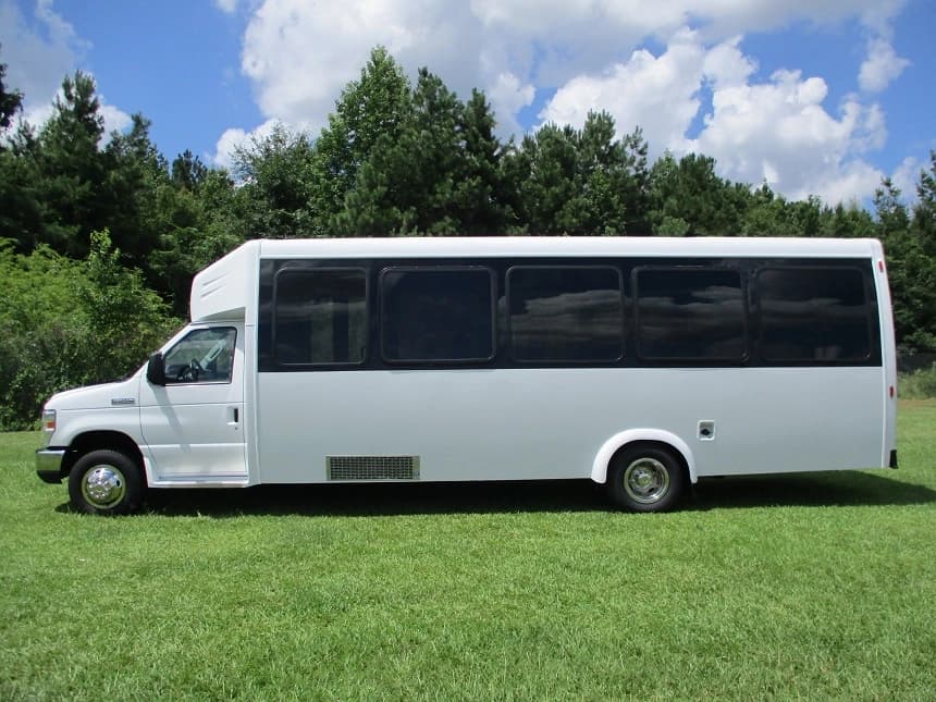2015 Ameritrans Ford E450 Cutaway - Image 3