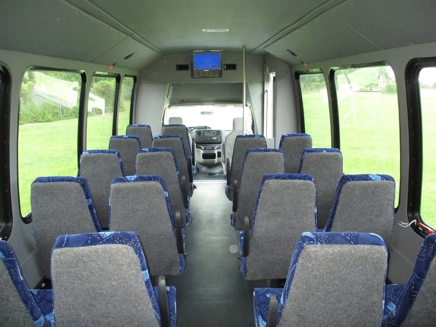 2015 Ameritrans Ford E450 Cutaway - Image 8
