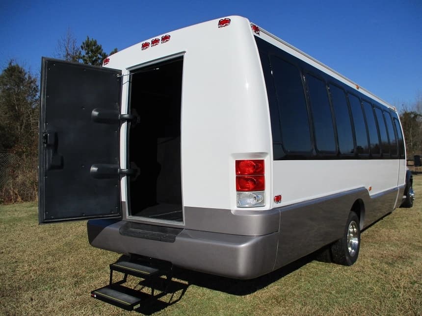 2007 Krystal K33 Cutaway - Image 12
