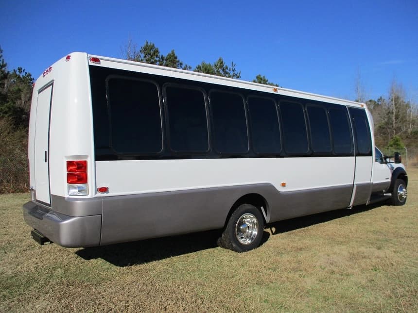 2007 Krystal K33 Cutaway - Image 6