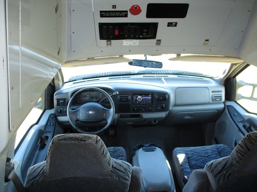 2007 Krystal K33 Cutaway - Image 9