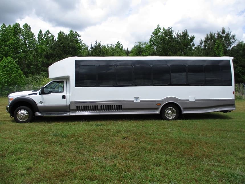2012 Turtle Top Odyssey XL Ford F550 Cutaway - Image 3