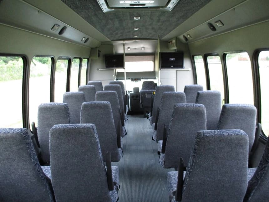 2012 Turtle Top Odyssey XL Ford F550 Cutaway - Image 8