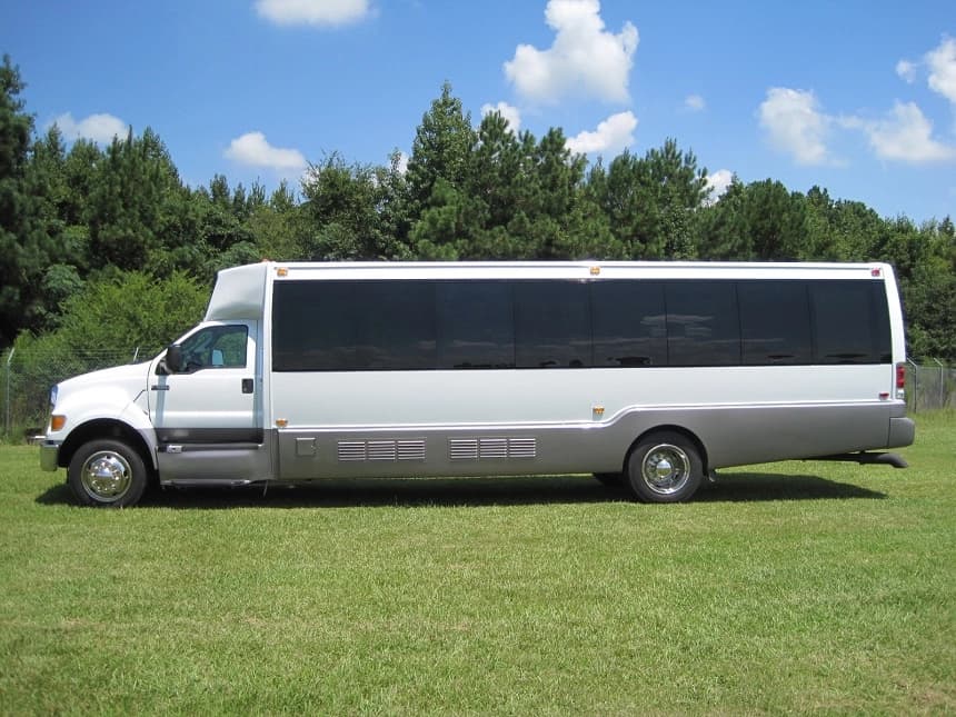 2013 Krystal K36 Cutaway - Image 3