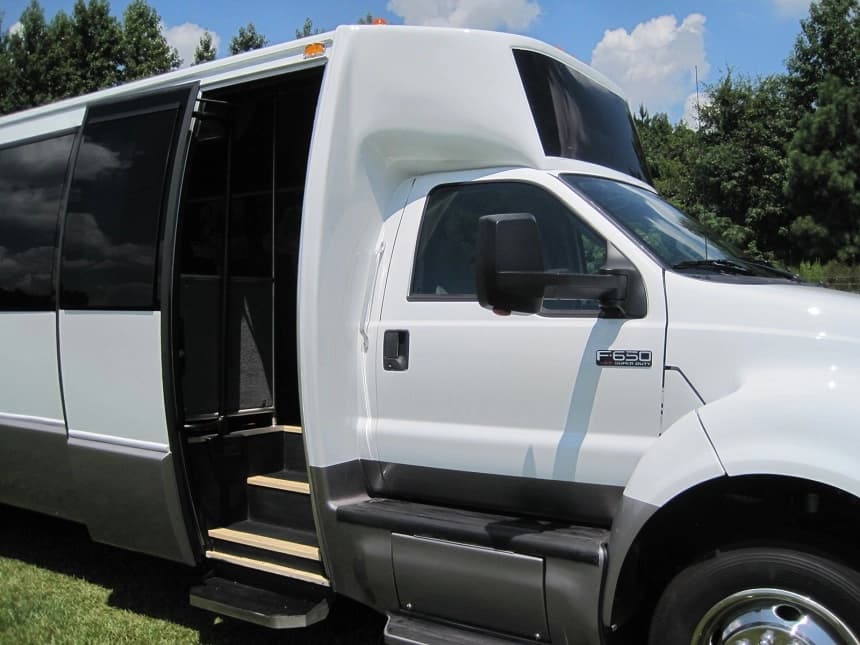 2013 Krystal K36 Cutaway - Image 11