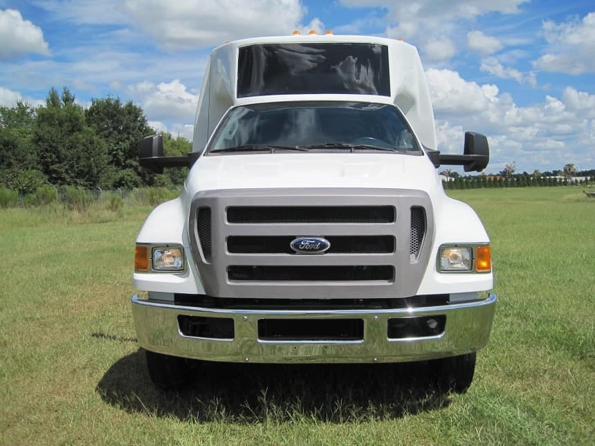 2013 Krystal K36 Cutaway - Image 4