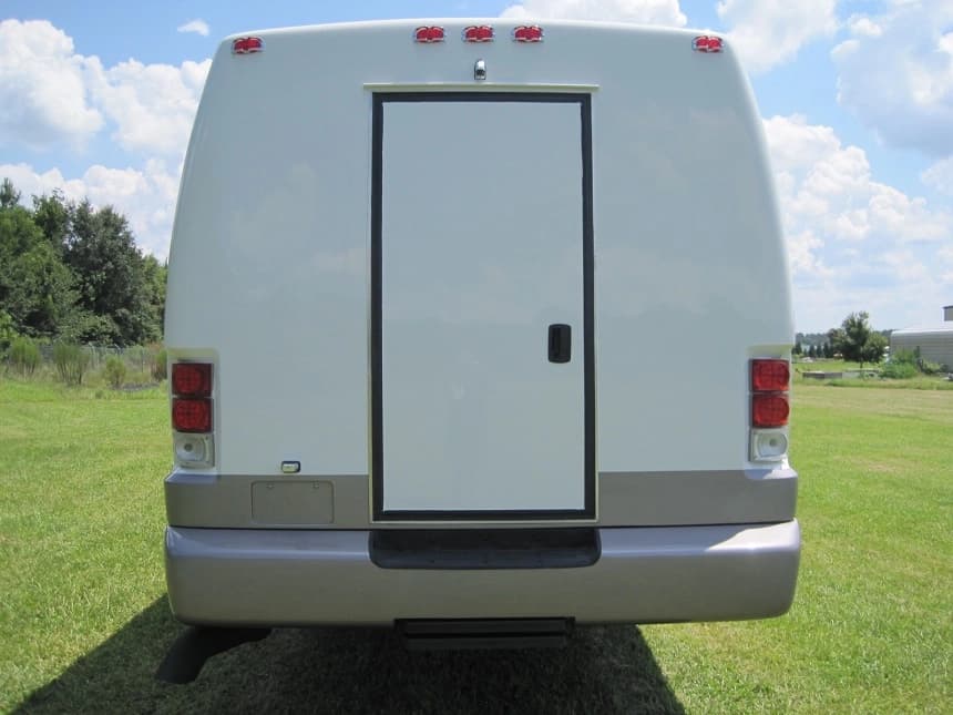2013 Krystal K36 Cutaway - Image 5