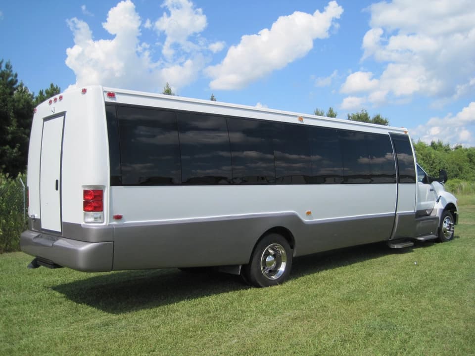 2013 Krystal K36 Cutaway - Image 6