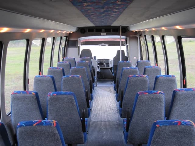 2008 Krystal Koach KK35 Cutaway - Image 9