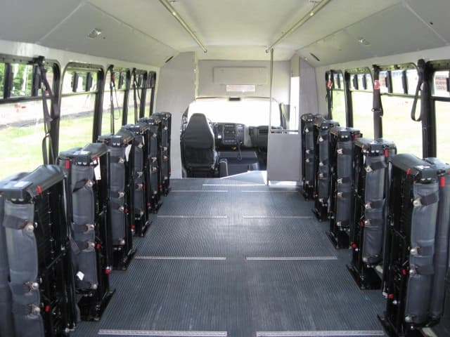 2008 Goshen Chevrolet C5500 Cutaway - Image 11