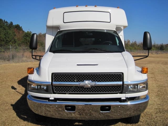 2008 Goshen Chevrolet C5500 Cutaway - Image 5
