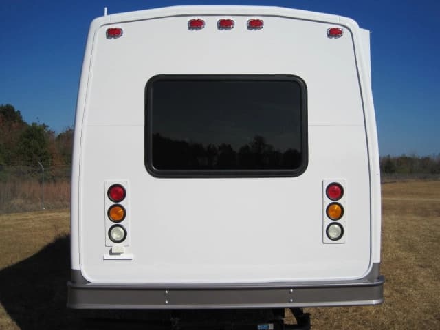 2008 Goshen Chevrolet C5500 Cutaway - Image 6