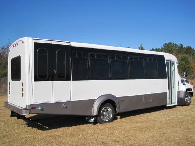 2008 Goshen Chevrolet C5500 Cutaway - Image 7