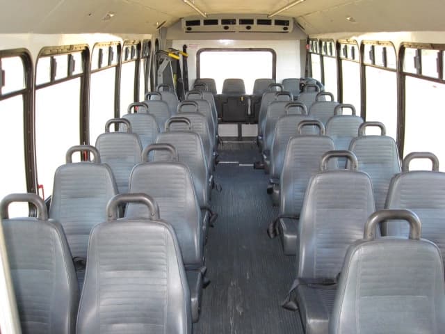 2008 Goshen Chevrolet C5500 Cutaway - Image 8