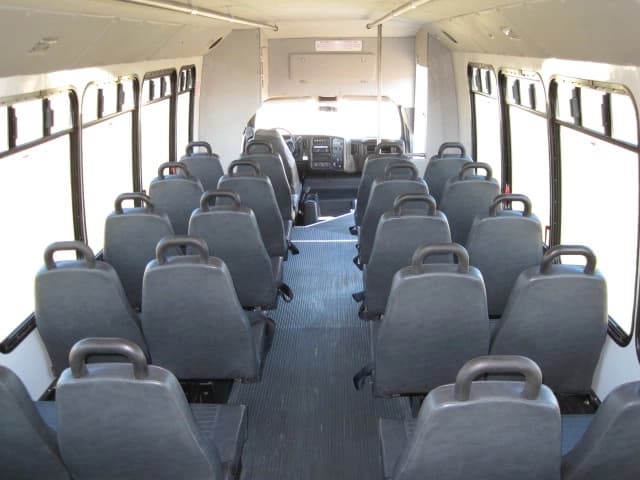 2008 Goshen Chevrolet C5500 Cutaway - Image 9