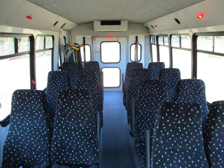 2009 Elkhart Coach Ford E450 Cutaway - Image 8