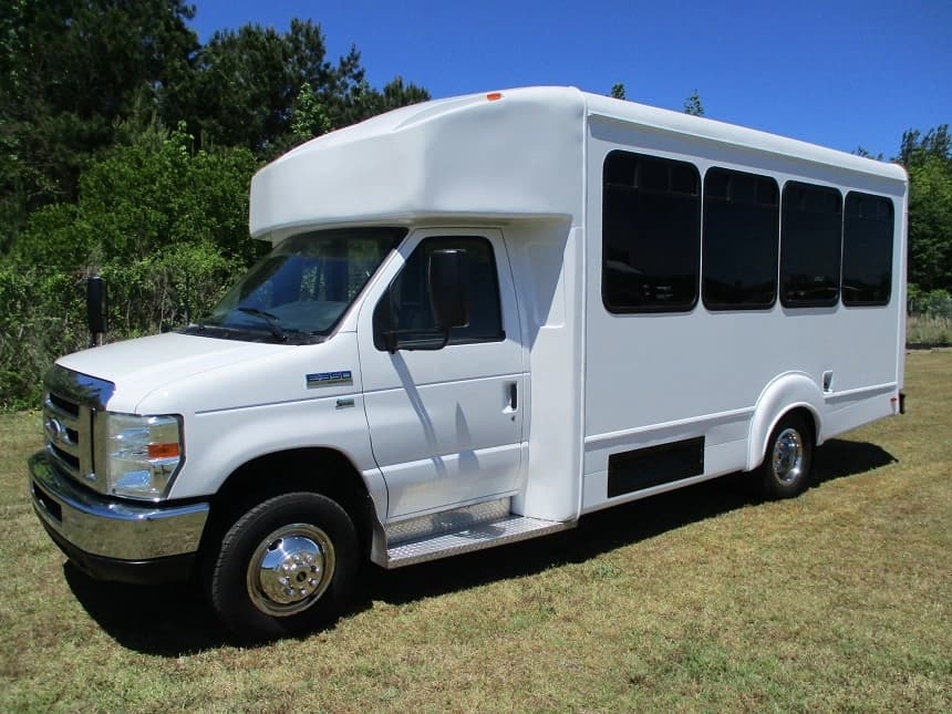 2014 Goshen Ford E350 Cutaway - Image 1
