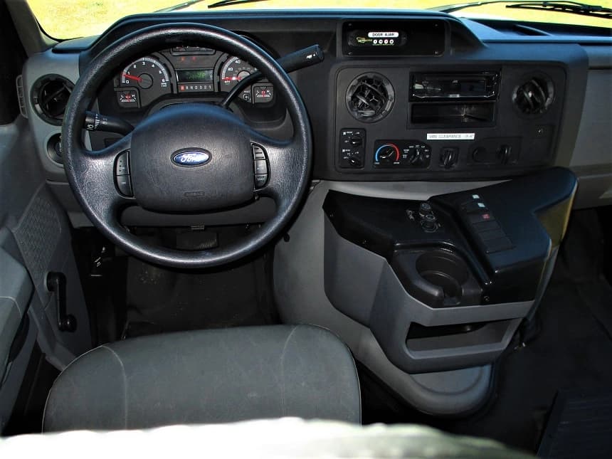 2014 Goshen Ford E350 Cutaway - Image 10