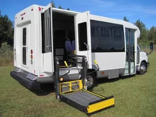2009 Startrans Senator Chevrolet G3500 bus