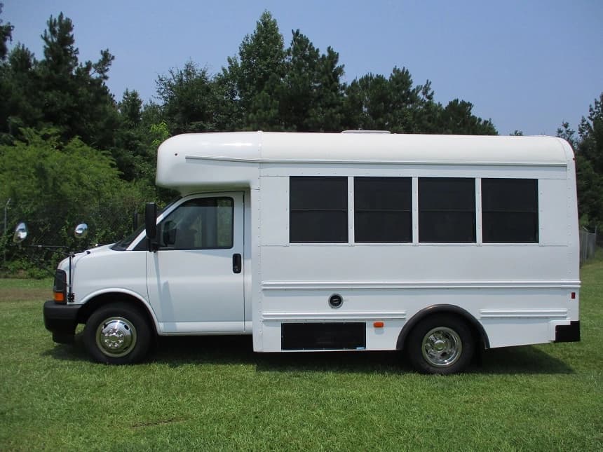 2017 Chevrolet G3500 Starcraft Shuttle Bus - Image 3