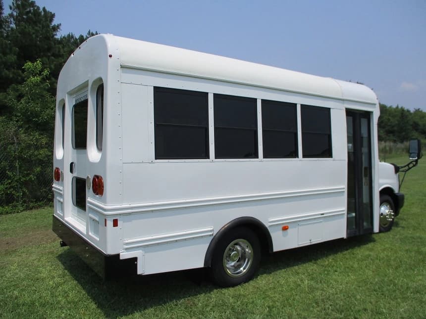 2017 Chevrolet G3500 Starcraft Shuttle Bus - Image 6