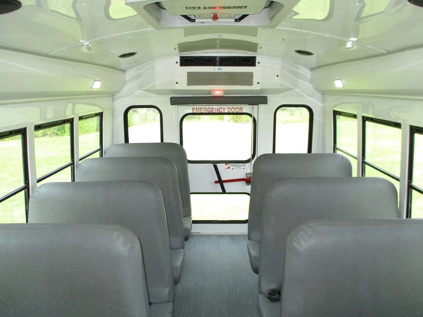 2017 Chevrolet G3500 Starcraft Shuttle Bus - Image 7
