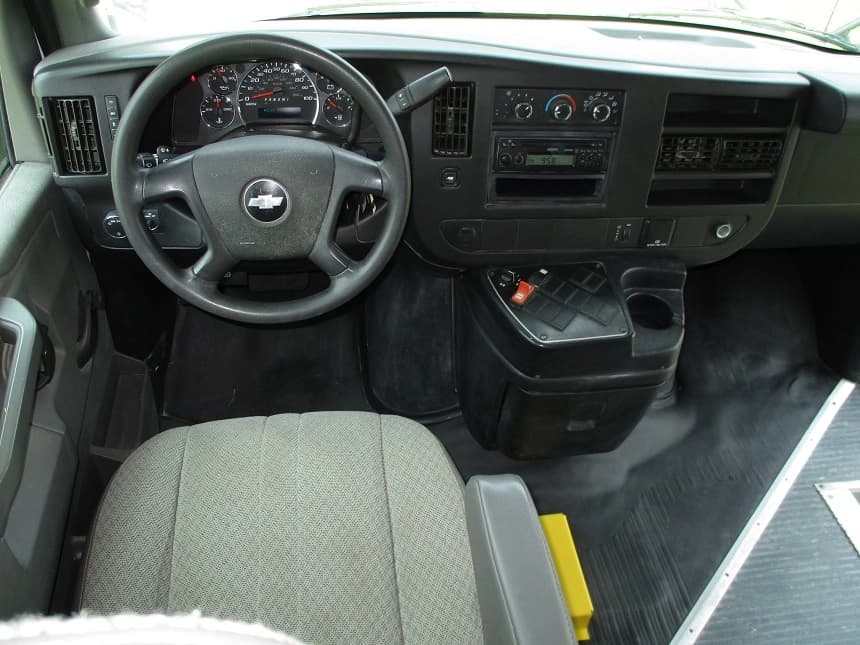 2017 Chevrolet G3500 Starcraft Shuttle Bus - Image 9