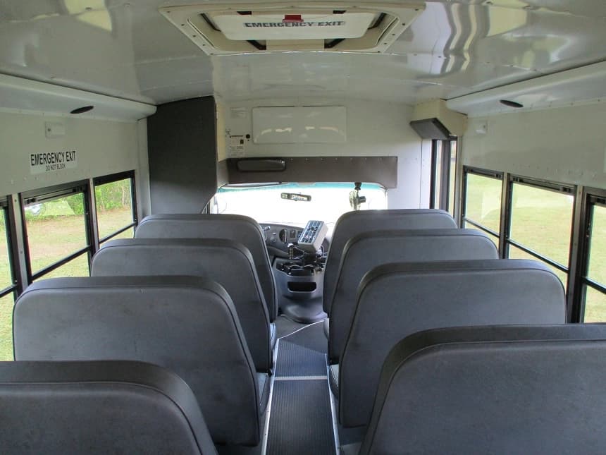 2008 Collins Ford E450 Cutaway - Image 8
