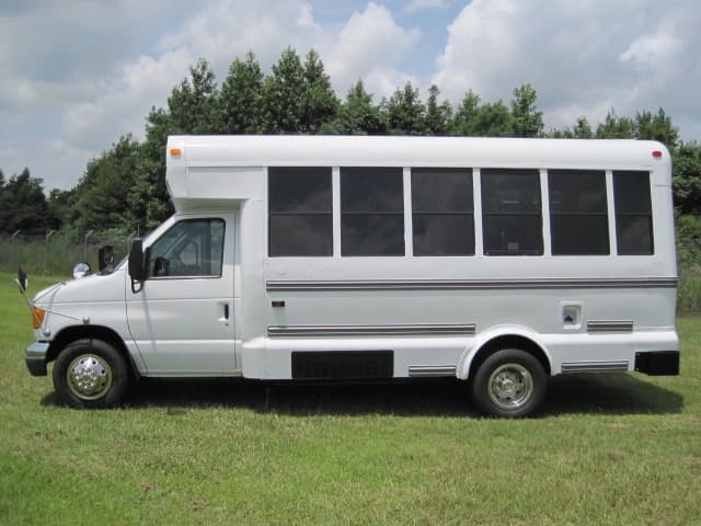 2006 Girardin Ford E450 Cutaway - Image 3