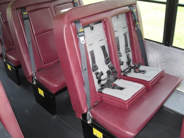 2006 Girardin Ford E450 Cutaway - Image 11
