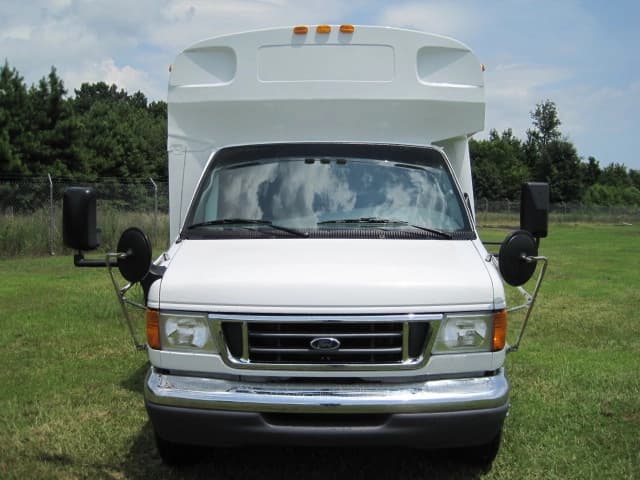 2006 Girardin Ford E450 Cutaway - Image 4