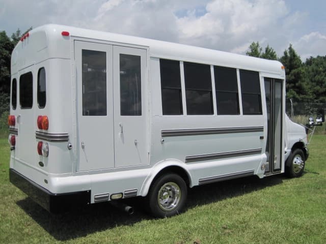 2006 Girardin Ford E450 Cutaway - Image 6